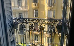 Les Fleurs Astoria
