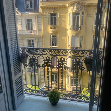 Appartement Les Fleurs Astoria à Menton Extérieur photo